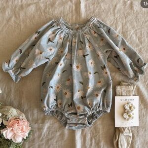 Wild Wawa blue daisy corduroy bubble